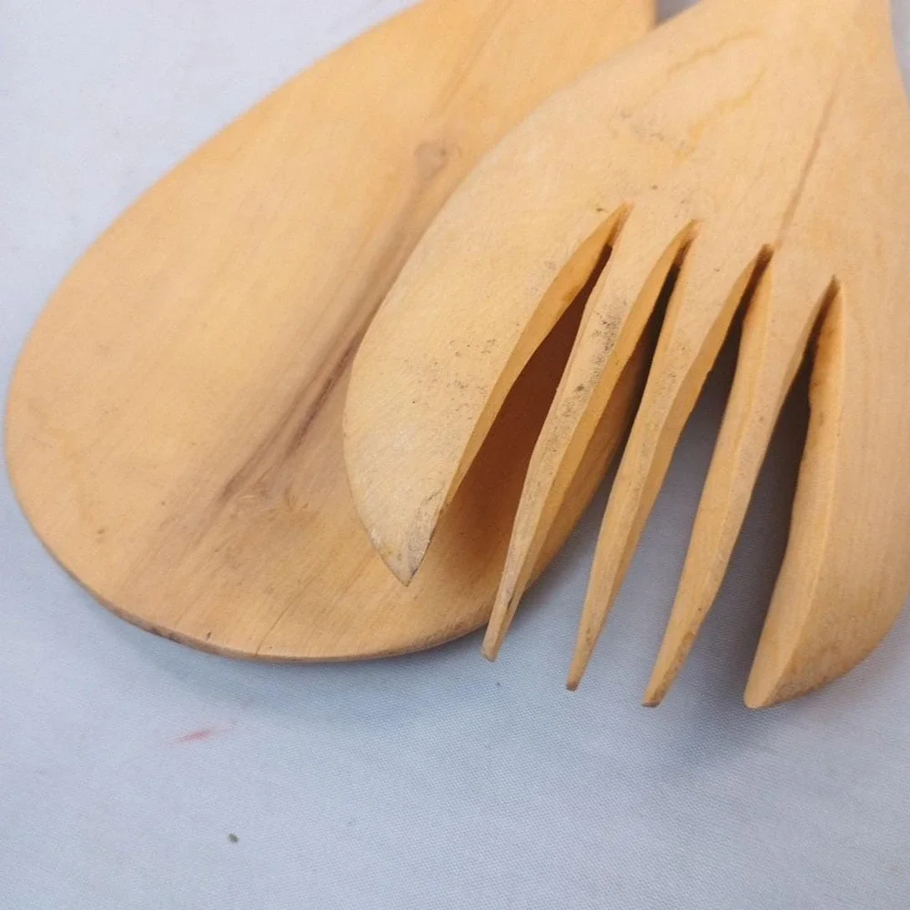 Hand Carved Hand Painted Giraffe Wooden Fork And Spoon Set Wall Decor